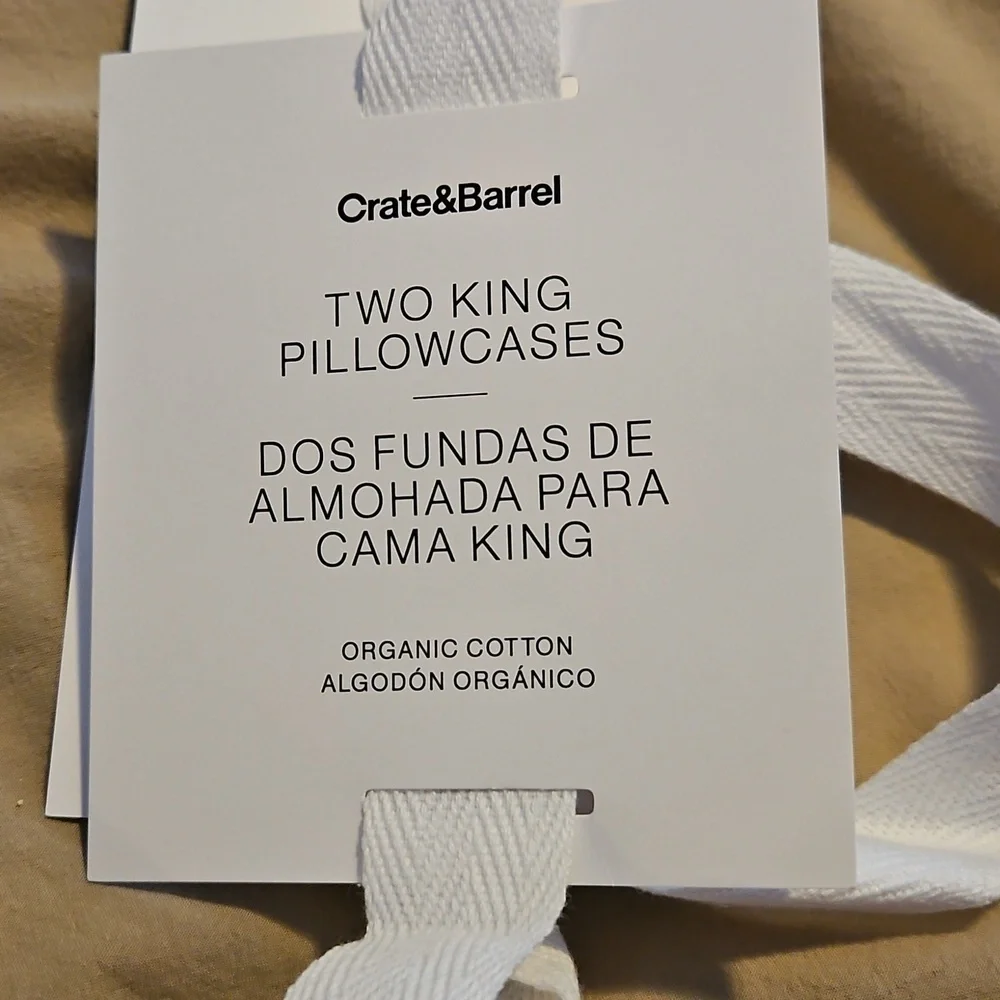 NWT Crate & Barrel Favorite Washed Organic Cotton Sand Beige King Pillowcases. 2